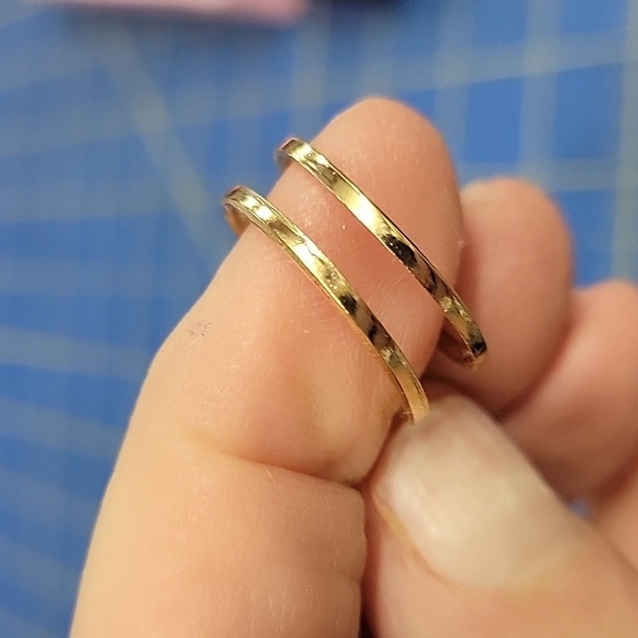 Open Gold Tone Band Adjustable Size 7 Adjustable - Picture 5 of 5